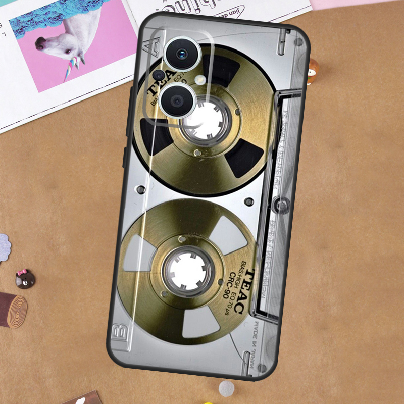 Klasyczne etui na kasetę magne – Oppo Reno 12 recenzja i cena