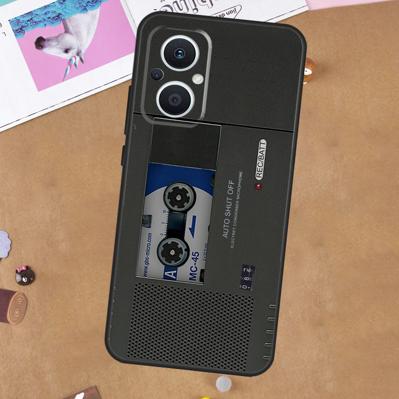 Klasyczne etui na kasetę magne – Oppo Reno 12 recenzja i cena